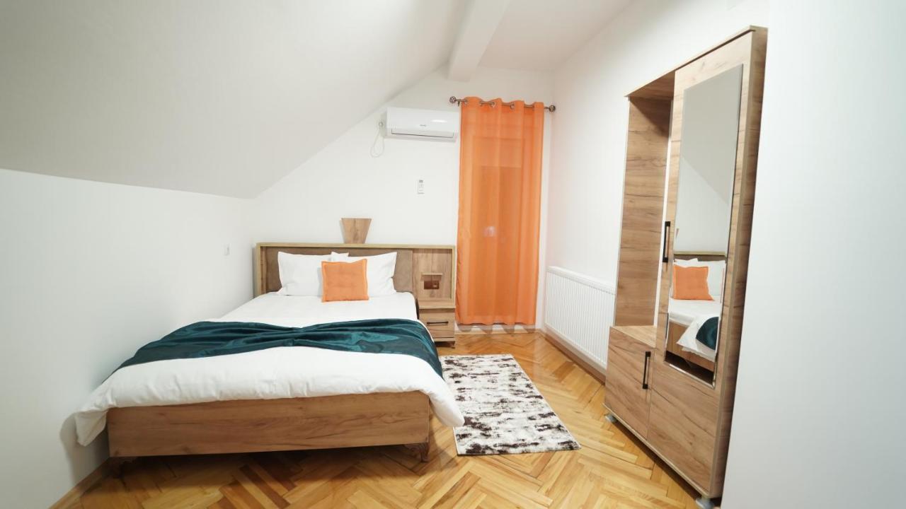 Madigan'S Hotel Kosovo Polje Esterno foto