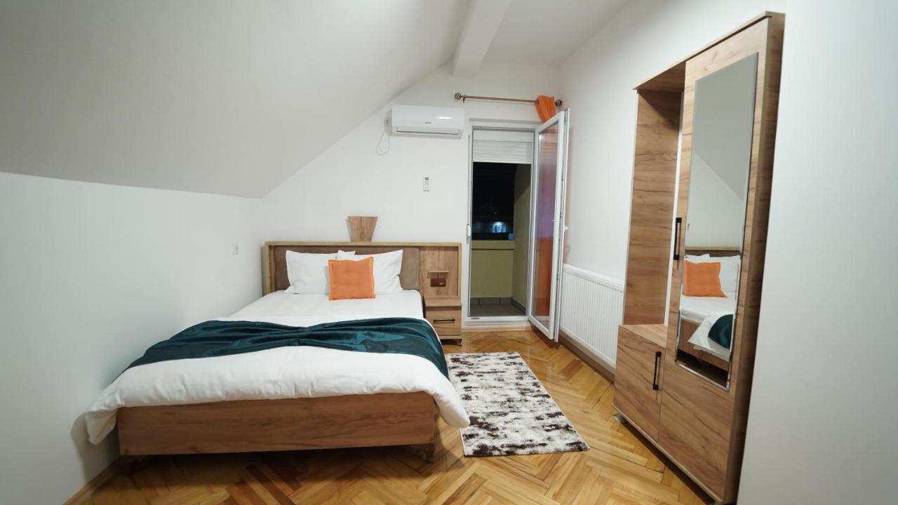 Madigan'S Hotel Kosovo Polje Esterno foto