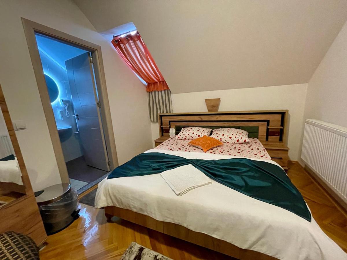 Madigan'S Hotel Kosovo Polje Esterno foto