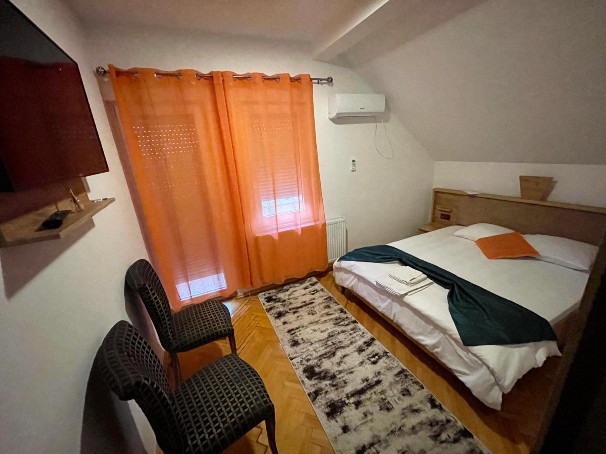 Madigan'S Hotel Kosovo Polje Esterno foto